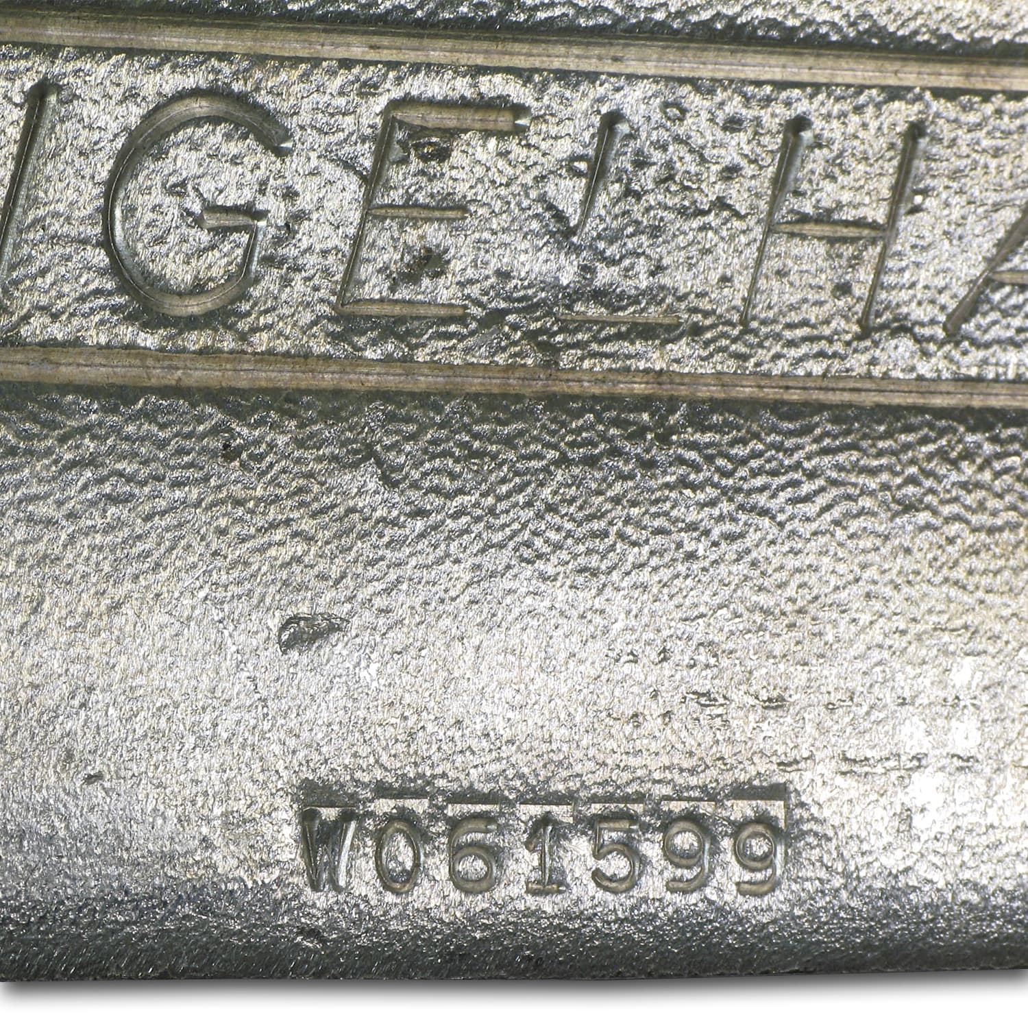 https://www.images-apmex.com/images/products/100-oz-silver-bar-engelhard-poured_75964_Obv.jpg