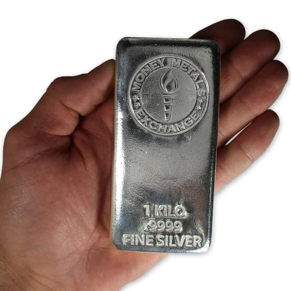 https://www.moneymetals.com/images/products/1-kilo-silver-bar-in-hand.jpg