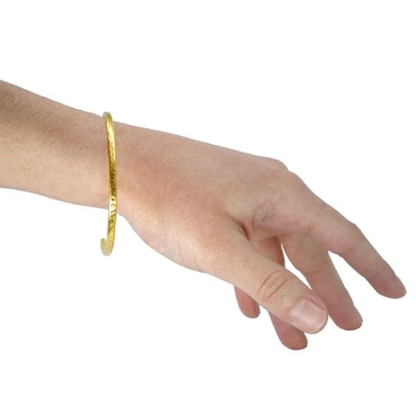 https://www.moneymetals.com/images/products/1oz-gold-bracelet-sidewrist.jpg