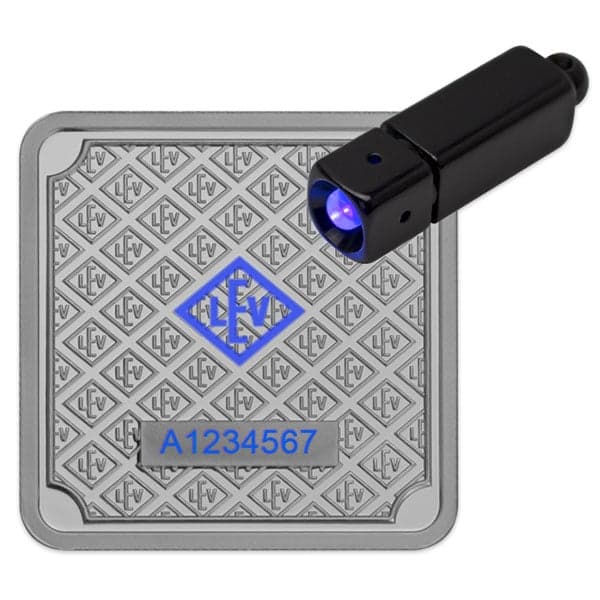 https://www.moneymetals.com/images/products/20gram-geiger-silver-bar-box-security.jpg