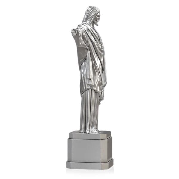https://www.moneymetals.com/images/products/7oz-silver-statue-christ-the-redeemer-right.jpg
