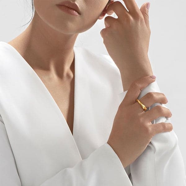 https://www.moneymetals.com/images/products/9.5grams-gold-ring-molten-medium-model-ladies.jpg